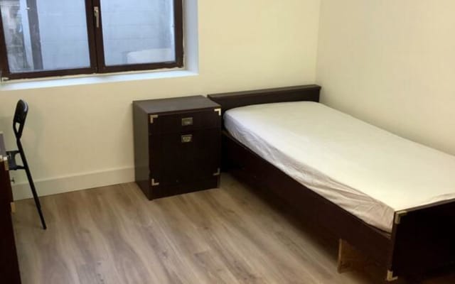 Room Room with shared bath/shower and shared toilet image 2