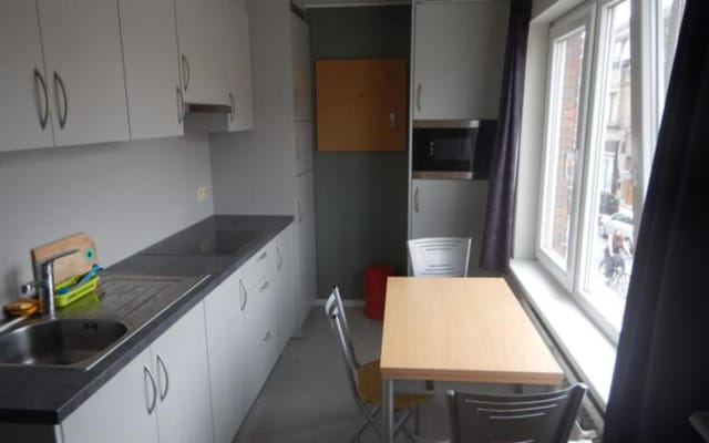 Oda Room with shared bath/shower and shared toilet resim 2