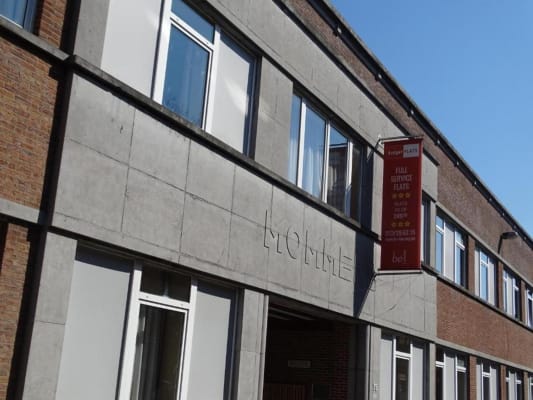 Stüdyo Gemeubelde studio voor 12 maanden met eigen keuken en private badkamer. €689 All-Inn! De residentie beschikt over een grote tuin met barbecue mogelijkheden, ideaal om uw vrije tijd en vrije uren door te brengen in de zon. Gratis Wifi beschikbaar! resim 3