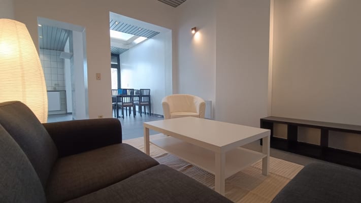 Huis ⚠️COLOCATION de 200 m² entièrement rénovée avec jardin foto 4