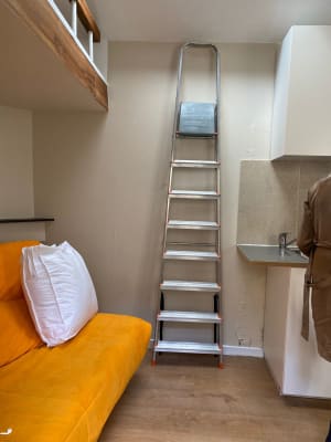 Apartamento Gemeubelde studio quasi-nieuw, nabij Zavel Centraal Station imagem 5