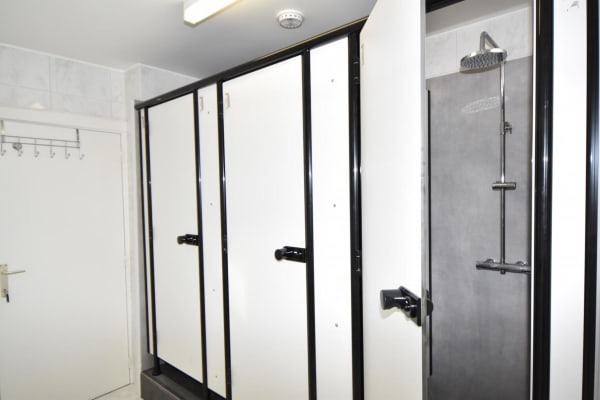 Sala Budgetvriendelijke studentenkamer op toplocatie te hartje Geel. imagem 5