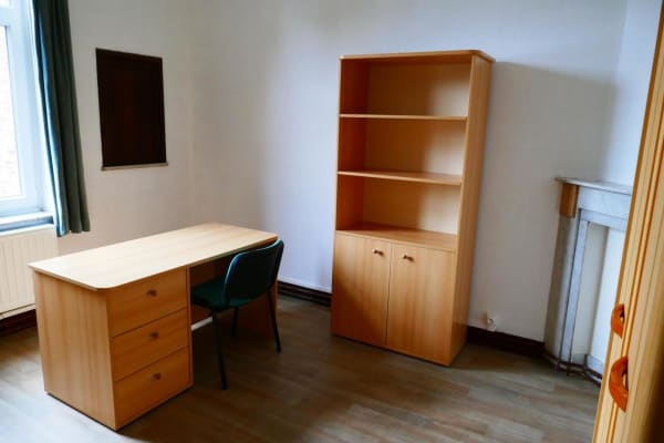 Appartement 3 chambres libres, rénovées, meublées image 1