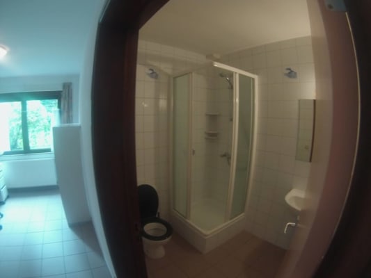 Estúdio SART-TILMAN, 5 min à pied du Campus, Kots spacieux, meublés avec salle de bain et wc privés.  imagem 3