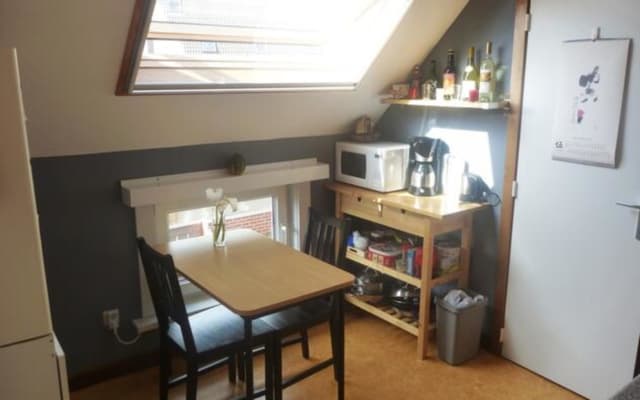 Estúdio Studio with private shower/bath, private toilet and private kitchen imagem 5