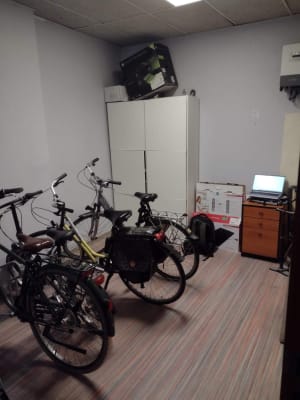 Sala Lichte zolderkamer - onder het dak - met eigen keuken en ruimte voor dubbel bed imagem 4
