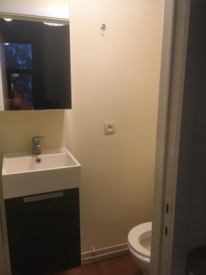 Sala Zeer ruime, rustig gelegen studentenkamer in stadscentrum met terras imagem 3