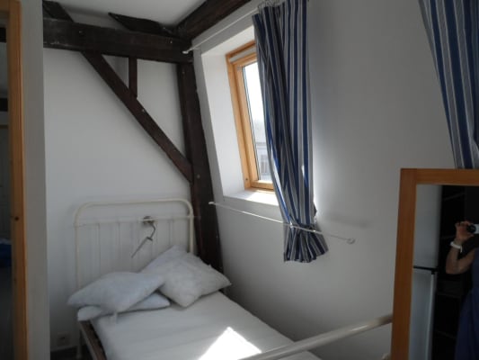 Zimmer AGREABLE KOT LUMINEUX AVEC SALLE DE BAIN ET WC PRIVES DANS UN APT AVEC 2 AUTRES ETUDIANTES - MONS CENTRE Bild 2