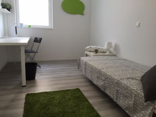 Zimmer Stijlvol studentenpand met 35 moderne studentenkamers voorzien van eigen sanitair, in het hartje van Kortrijk Bild 1