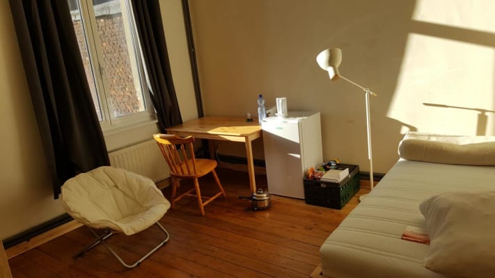 Sala Ruime kamer met fantastische lichtinval tegenover St Lucas en vlakbij Conservatorium. imagem 1