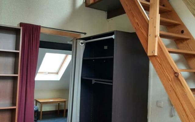 Camera Room with shared bath/shower and shared toilet Immagine 1