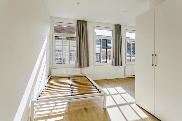 Zimmer Gerenoveerde studentenkamers Adegemstraat Bild 2