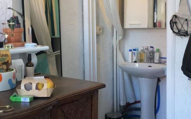 Oda Room with shared bath/shower and shared toilet resim 4