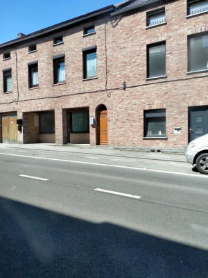 Apartamento Colocation 3 chambres dans un grand appartement, salon lumineux, cour extérieure au rdc imagem 1