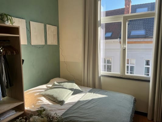 Casa Zeer ruim kot huis gelegen in rustige straat aan de Coupure. Immagine 1