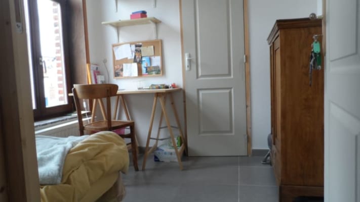 Apartamento LUMINEUSE PETITE CHAMBRE AVEC SDB ET WC PRIVES imagem 4