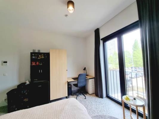 Room J.P. Minckelersstraat 126 image 3