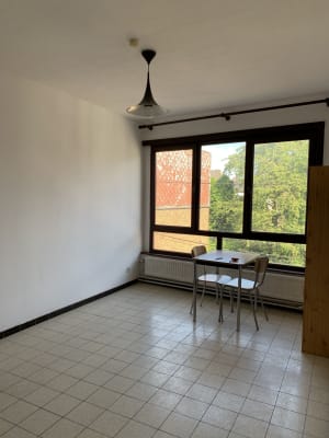 Studio Sympathique studio à louer à Charleroi image 5