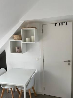 Sala Goedgelegen kot met terras te huur imagem 4