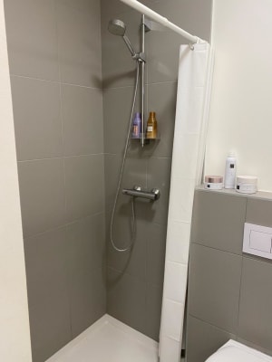 Kamer Gemeubileerd kot met eigen lavabo in een nieuw en modern gebouw in Zuid foto 4