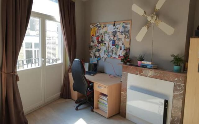 Studio Studio with private shower/bath, private toilet and private kitchen Bild 5
