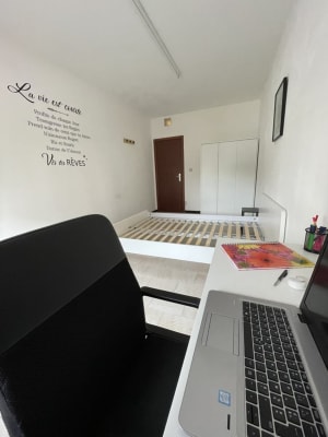 House Colocation 4 chambres - 200m HELHa Montignies image 4