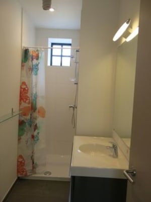 Studio Studio van 26 m2 op gelijkvloers met privé terrasje foto 1