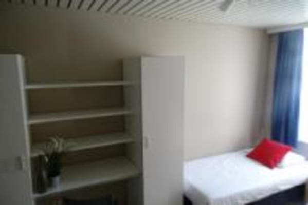 Studio Furnished studio - single bed with own kitchen and bathroom (min. 3 months) Immagine 3