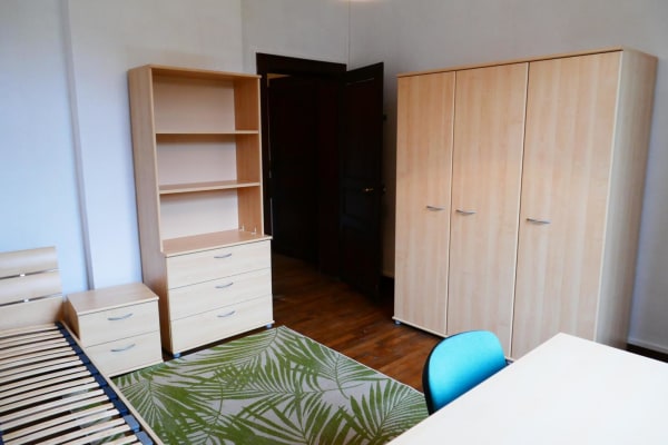 Zimmer 4 grandes chambres en COLOCATION ds 1 gd appart meublé, rénové , lumineux ,av Cardinal Mercier Bild 2