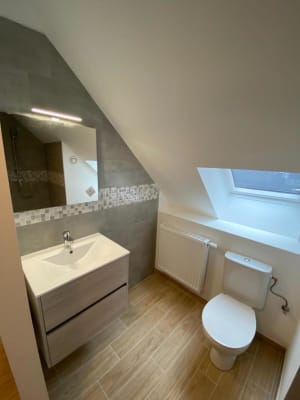 Camera Chambre avec SDB et WC privés à louer Charleroi Rive gauche Immagine 4