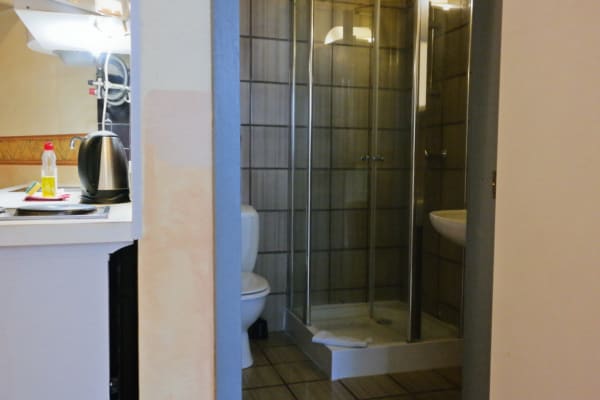 Studio Furnished studio - 2x single beds with own kitchen and bathroom (min. 12 months) foto 3