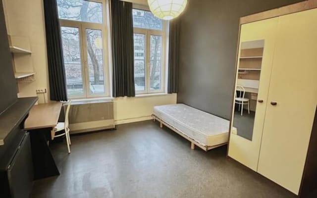 Kamer Room with shared bath/shower and shared toilet foto 2