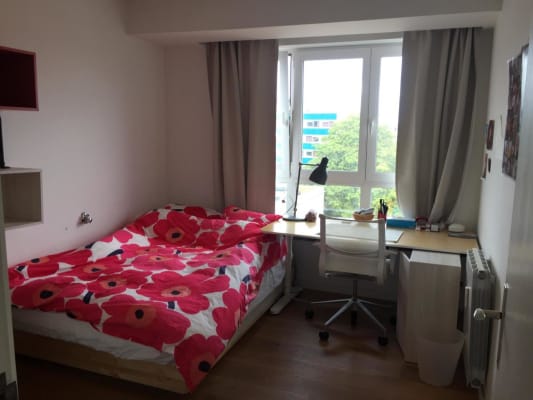 Sala Nog 1 van de 3  gemeubelde studentenkamers (12m2) vrij, enkel meisjes, in zonnig 3-kamer appartement imagem 2