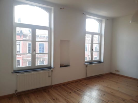 Kamer A LOUER 5 grandes CHAMBRES  MEUBLEES en COLOCATION  dans un gd appartement ,au rez avec jardin, très bien situé foto 4