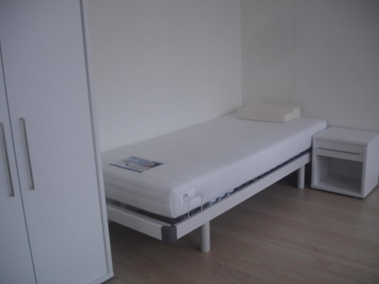 Casa Deze kamer is vrij voor juli en augustus voor een vakantiejob of om te studeren voor een herexamen of het maken van een thesis. Immagine 4
