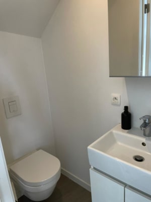 Sala Goedgelegen kot met terras te huur imagem 3
