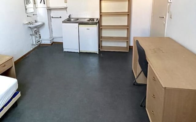 Oda Room with shared bath/shower and shared toilet resim 4