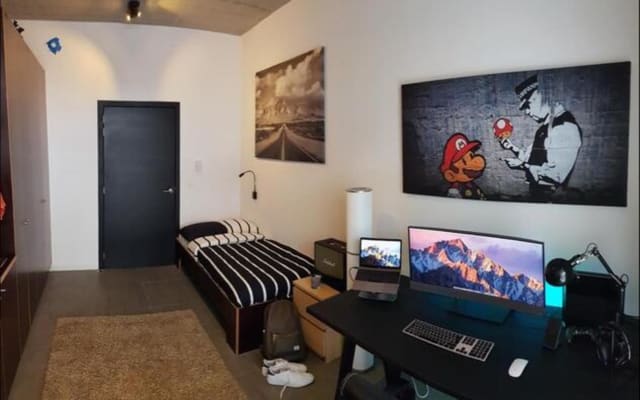 Sala Room with private shower/bath and private kitchen imagem 3