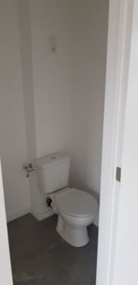 Studio Nieuw gerenoveerde kamer met eigen toilet en douche foto 2