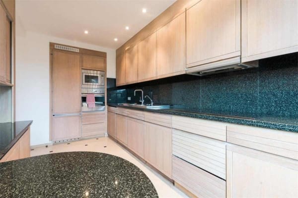 Apartamento In the heart of Uccle Rue Zeecrabbe Brussels imagem 2