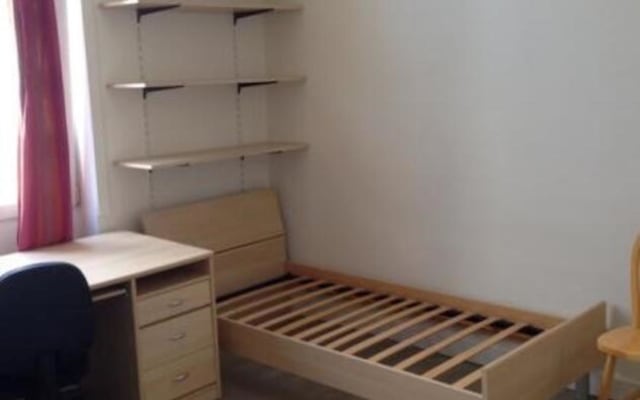 Studio Studio with private shower/bath, private toilet and private kitchen foto 2