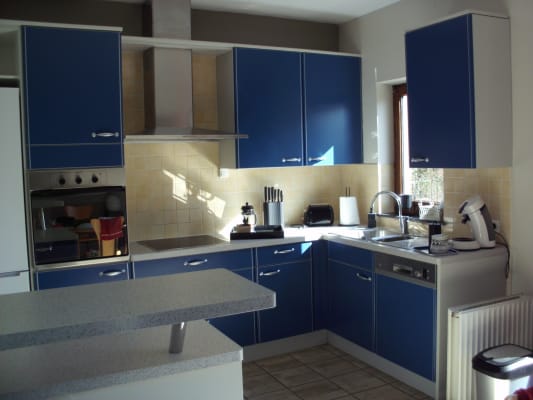 Loger Chambres meublées en colocation 3 personnes – Disponibles im image 3