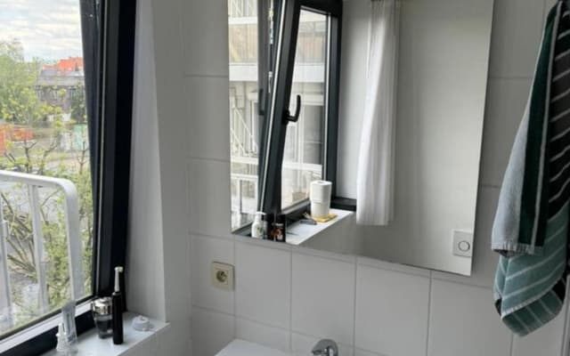 Kamer Room with private shower/bath and private toilet foto 3