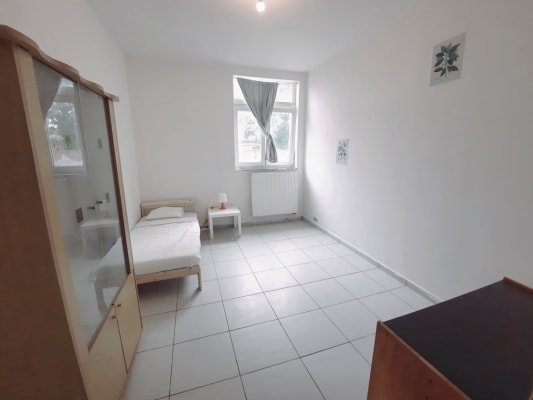 Casa ☆KOT à louer Exceptionnel, Android TV, Wi-Fi, Lave, Seche ☆ imagem 1