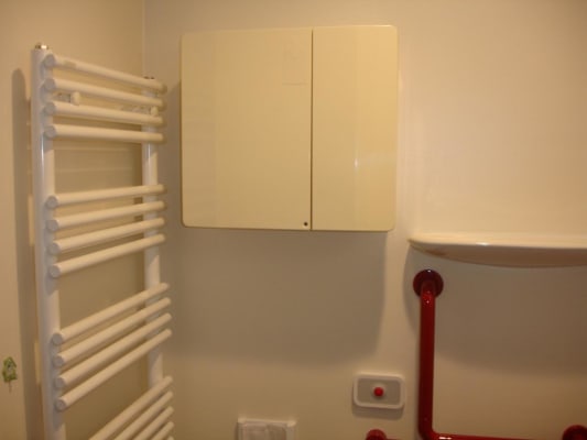 Haus Deze kamer is vrij voor juli en augustus voor een vakantiejob of om te studeren voor een herexamen of het maken van een thesis. Bild 2