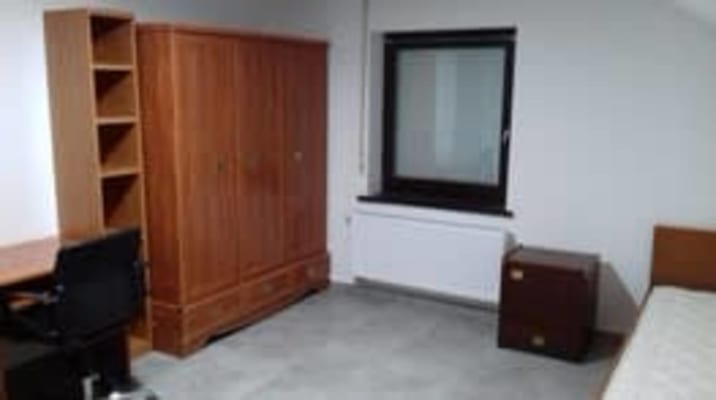 Casa 1 CHAMBRE EST DISPONIBLE DANS UN KOT DE 4 ETUDIANTS Immagine 1