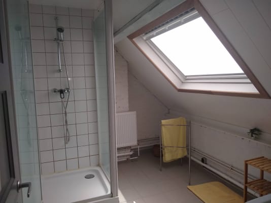Loger Chambre dans commu de 4 personnes - bail 6 mois ou plus image 2