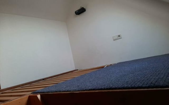 Camera Room with shared bath/shower and shared toilet Immagine 3