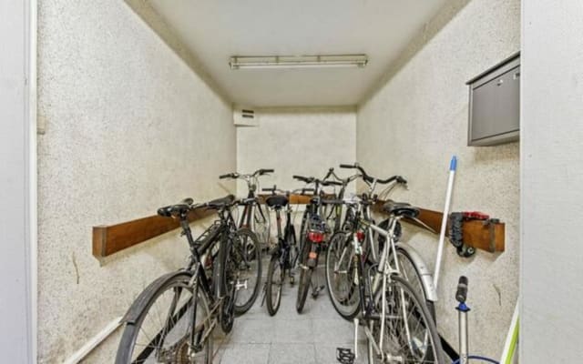 Zimmer Room with shared bath/shower and shared toilet Bild 1