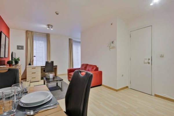 Studio Rent 1 bedroom apartment of 55 m² in Schaarbeek foto 2